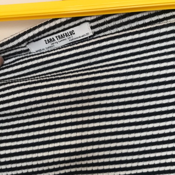 Zara top black and white lines - Picture 3 of 3